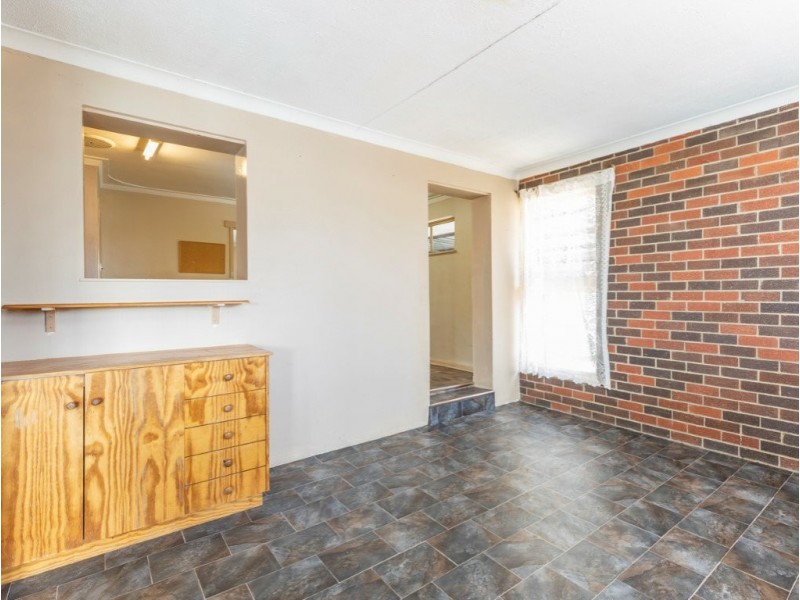 4 Hadlow Place, Thornlie WA 6108