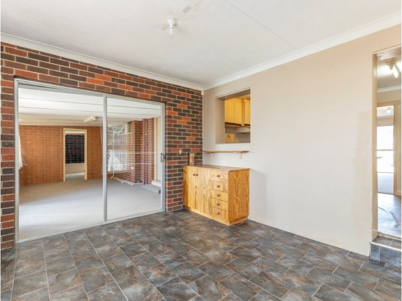 4 Hadlow Place, Thornlie WA 6108