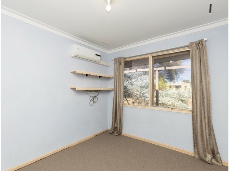 4 Hadlow Place, Thornlie WA 6108