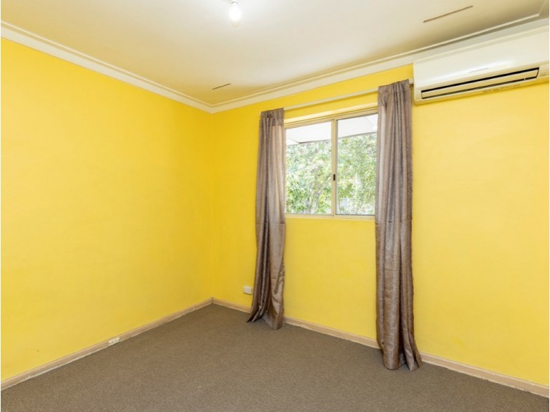 4 Hadlow Place, Thornlie WA 6108