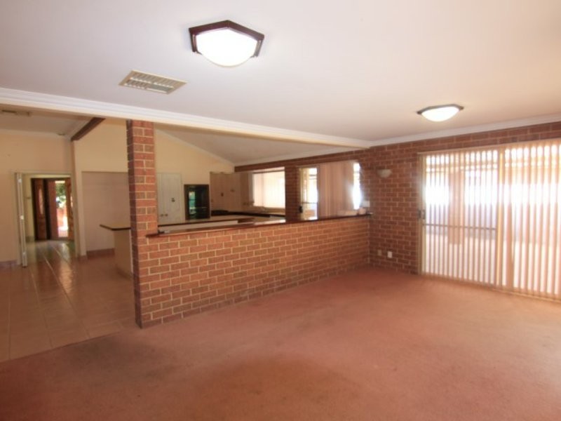28 Sylvan Crescent, Leeming WA 6149