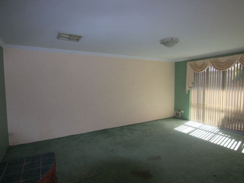28 Sylvan Crescent, Leeming WA 6149