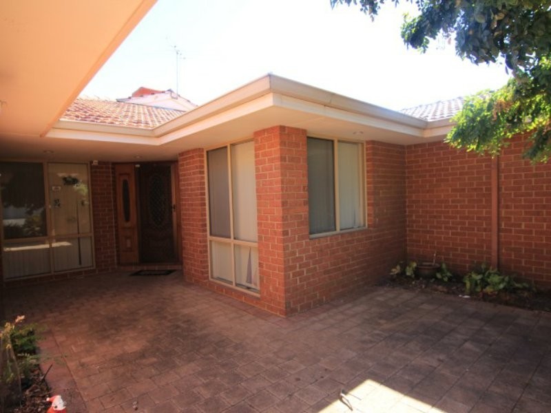 28 Sylvan Crescent, Leeming WA 6149
