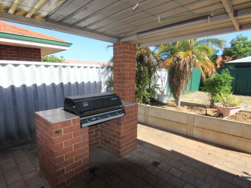 28 Sylvan Crescent, Leeming WA 6149