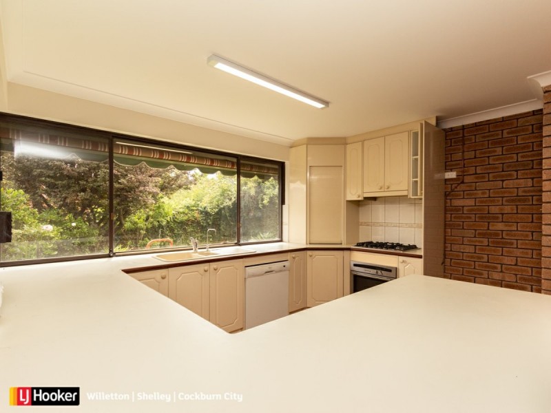 8 Allerton Way, Booragoon WA 6154