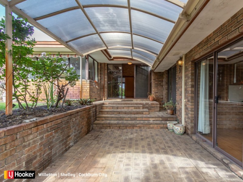 8 Allerton Way, Booragoon WA 6154