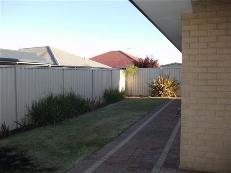 18 Kumarina Drive, Secret Harbour WA 6173