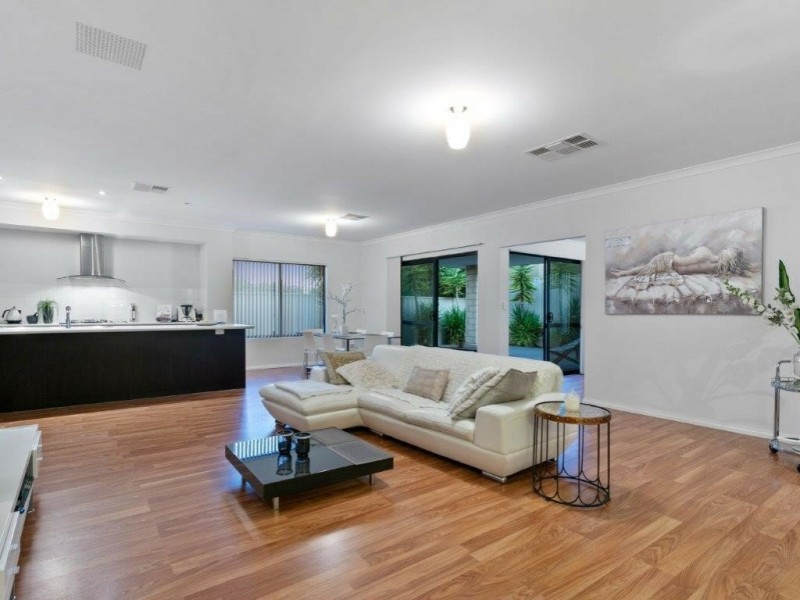 10 Camrose Lane, Darch WA 6065