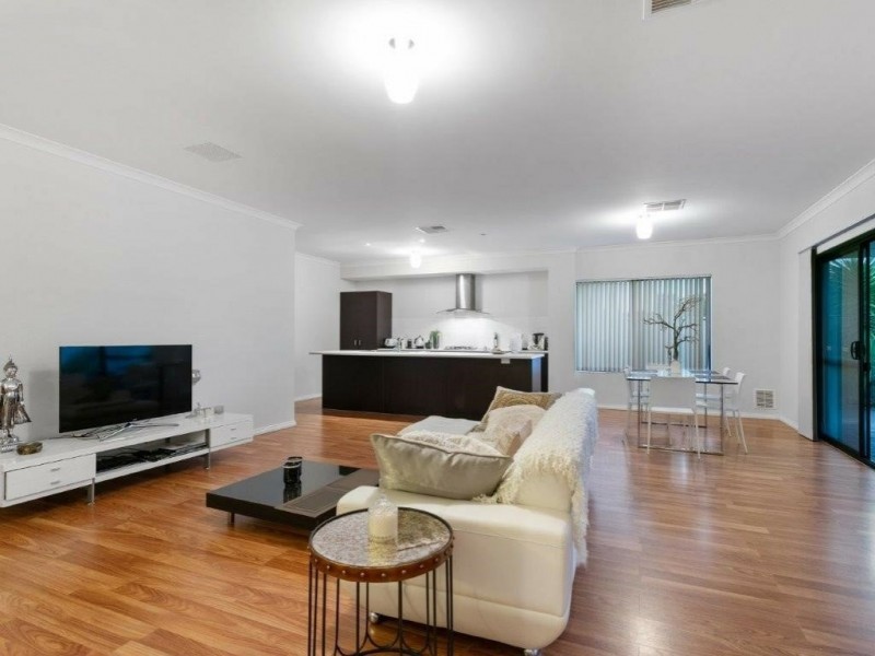 10 Camrose Lane, Darch WA 6065