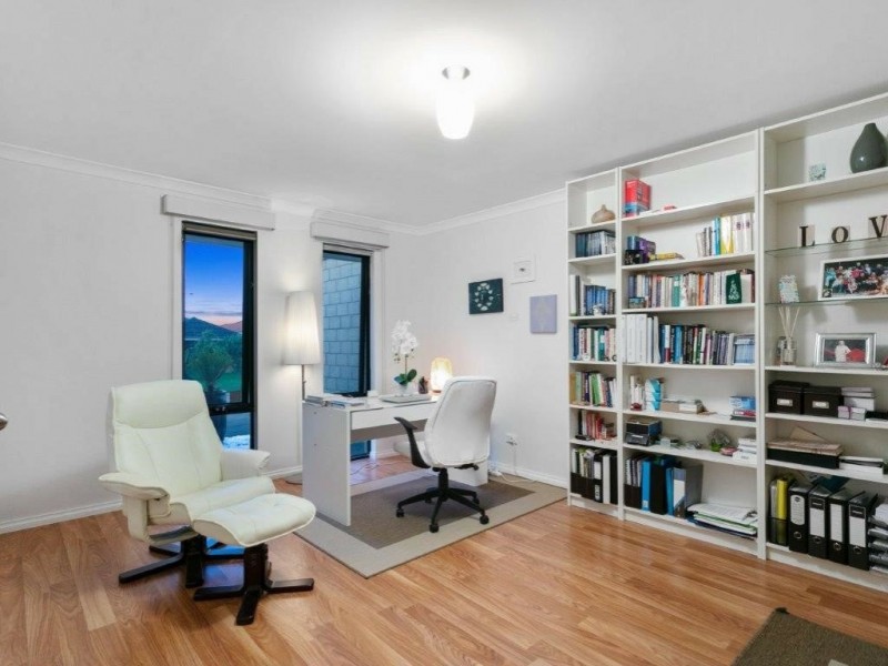 10 Camrose Lane, Darch WA 6065