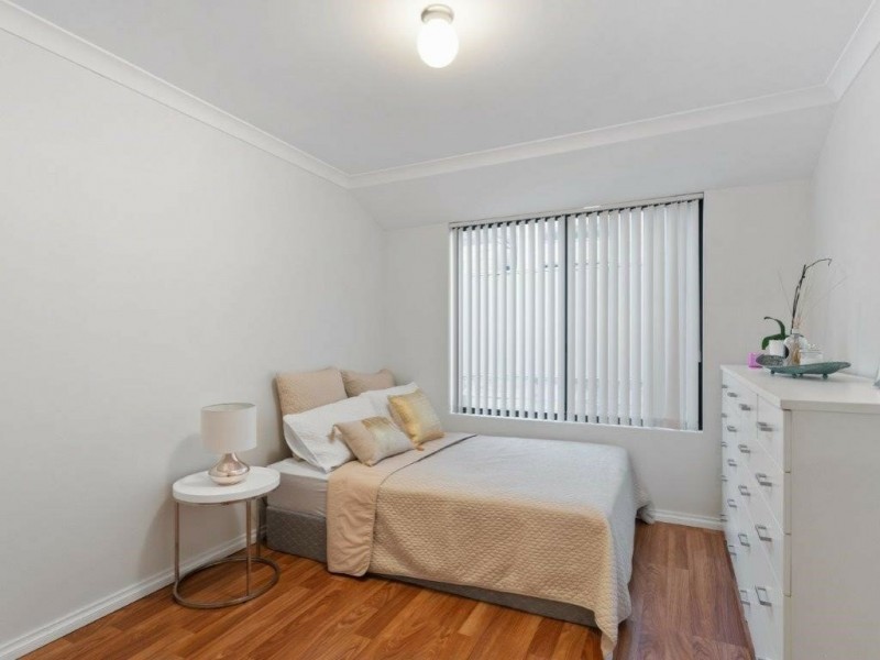 10 Camrose Lane, Darch WA 6065