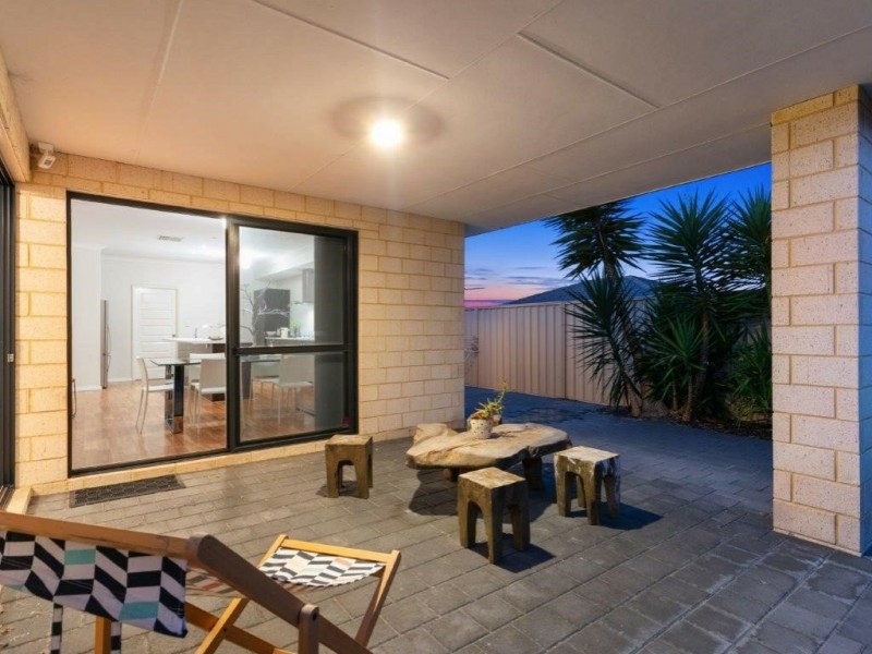 10 Camrose Lane, Darch WA 6065