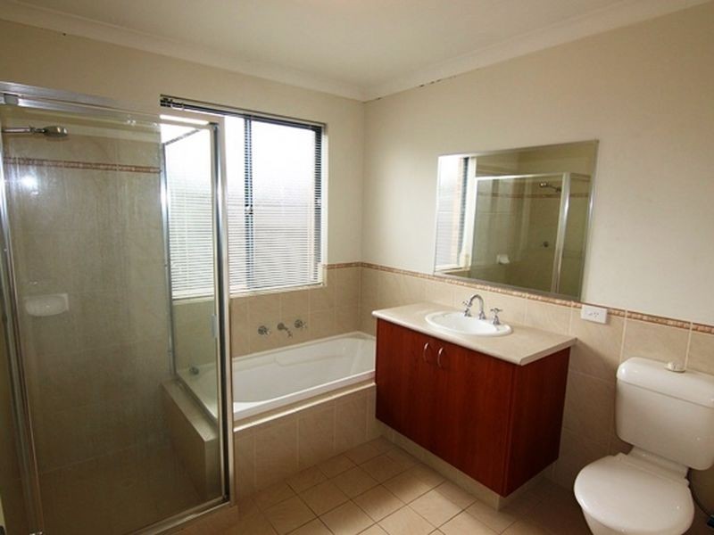 8/39 Brookside Gardens, Caversham WA 6055