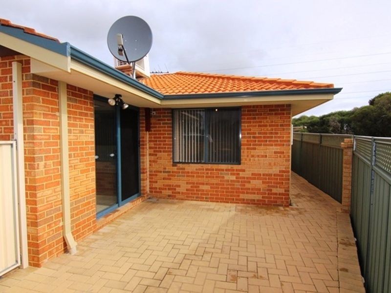 8/39 Brookside Gardens, Caversham WA 6055