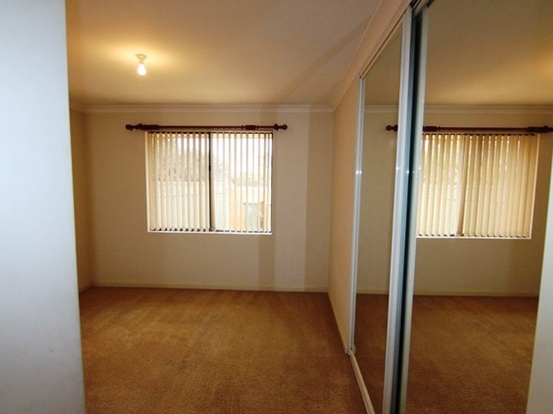 8/39 Brookside Gardens, Caversham WA 6055