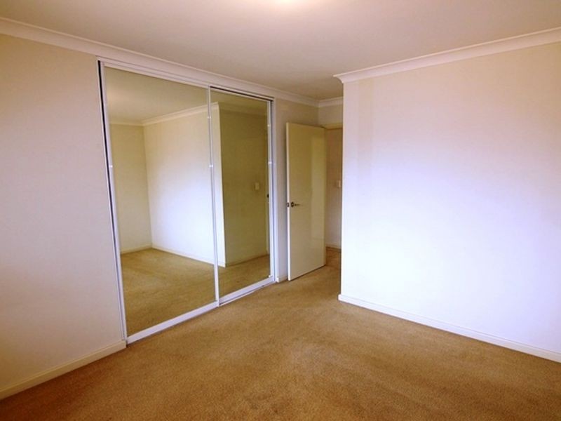 8/39 Brookside Gardens, Caversham WA 6055