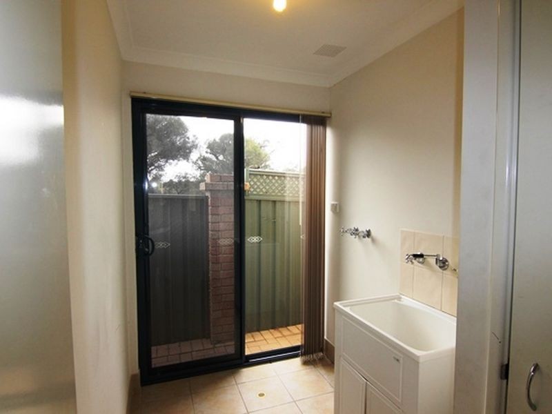 8/39 Brookside Gardens, Caversham WA 6055