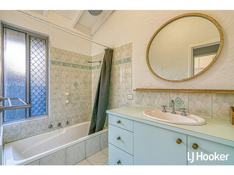 42 Collins Road, Willetton WA 6155