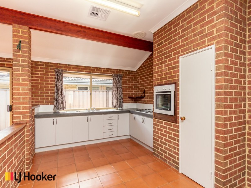 5 Barrul Place, Thornlie WA 6108