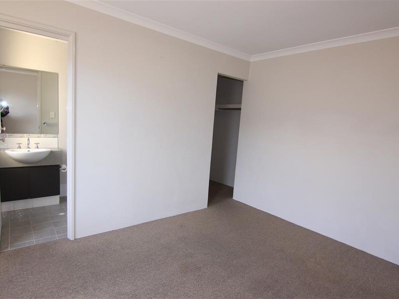 3/24 Windemere Crescent, Nollamara WA 6061
