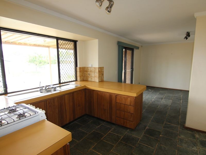 14 Drysdale Street, Shelley WA 6148