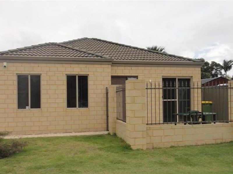 6B Messenger Street, Kelmscott WA 6111
