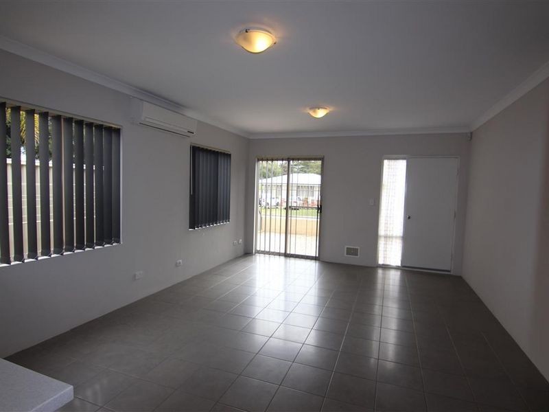 6B Messenger Street, Kelmscott WA 6111