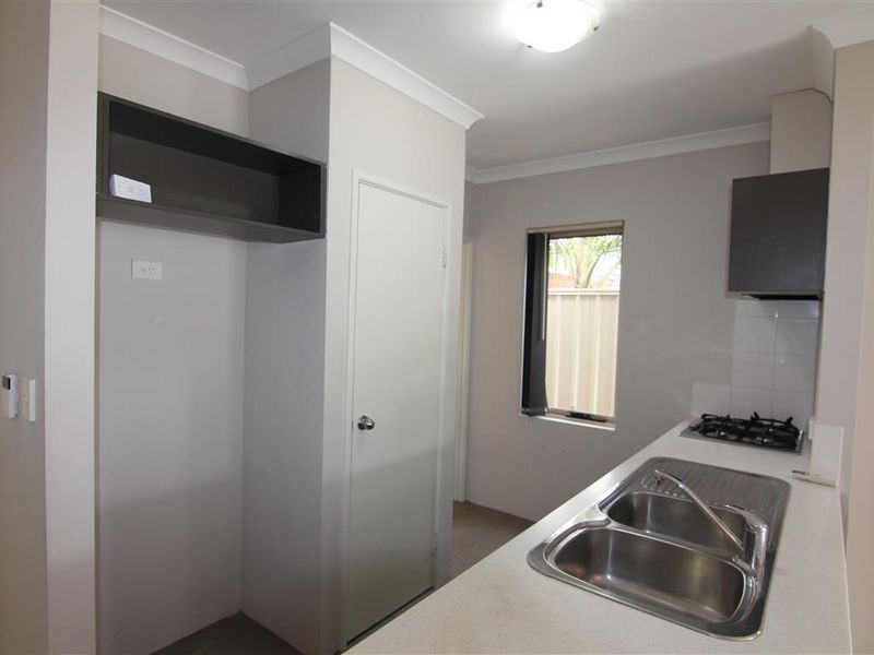 6B Messenger Street, Kelmscott WA 6111