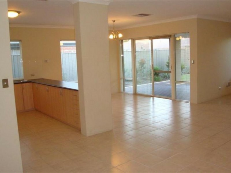 6 Weybridge Drive, Wellard WA 6170