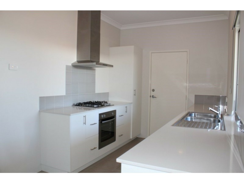 2/41 Bellazario Promenade, Aveley WA 6069