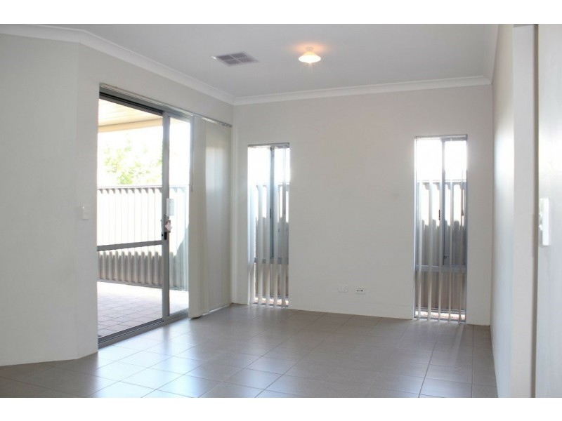 2/41 Bellazario Promenade, Aveley WA 6069