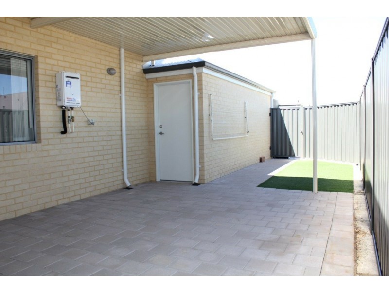 2/41 Bellazario Promenade, Aveley WA 6069