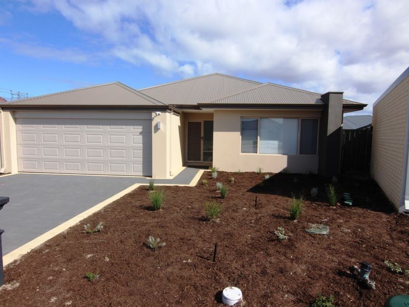 4 Flindell Way, Piara Waters WA 6112