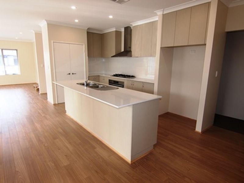 4 Flindell Way, Piara Waters WA 6112