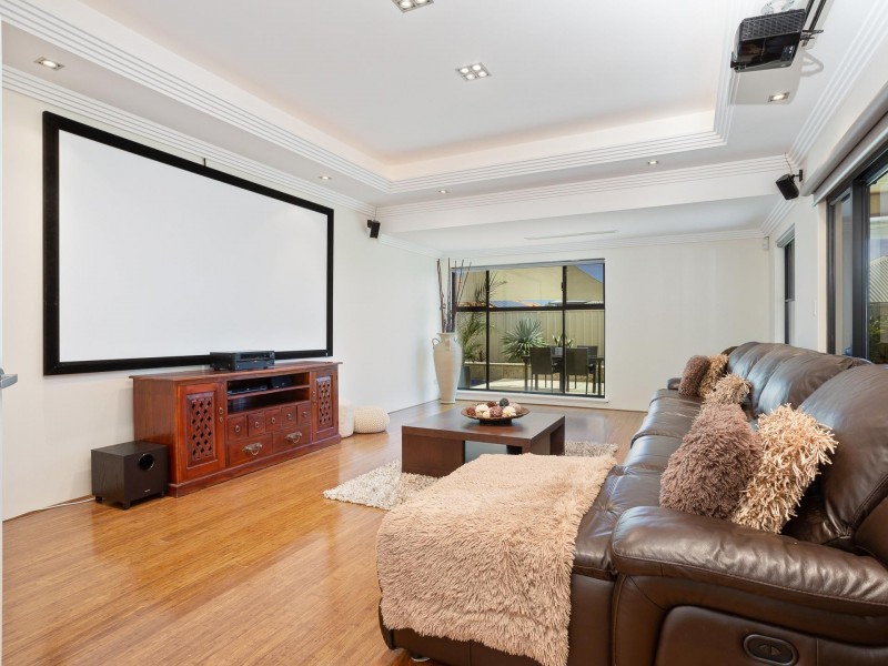 6 Emmet Parkway, Canning Vale WA 6155