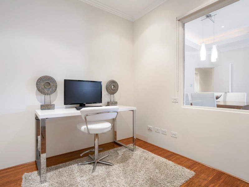 6 Emmet Parkway, Canning Vale WA 6155