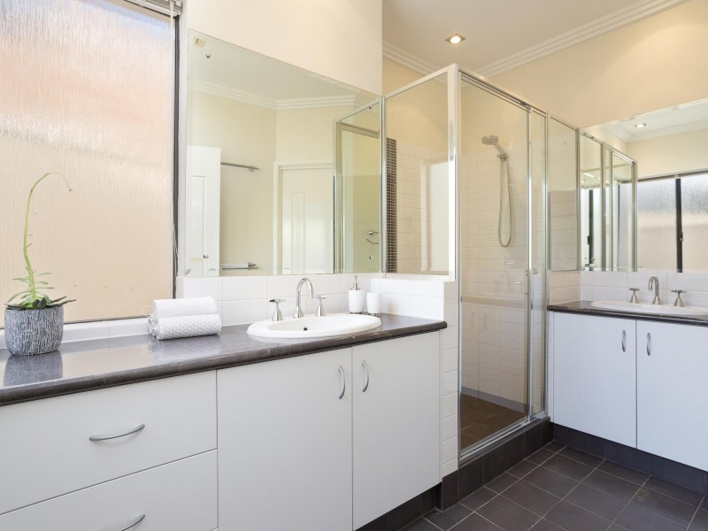 6 Emmet Parkway, Canning Vale WA 6155