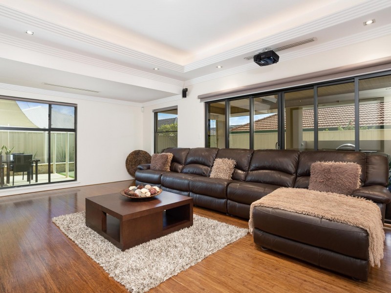 6 Emmet Parkway, Canning Vale WA 6155