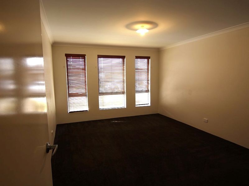 7 Montpelliar Way, Piara Waters WA 6112