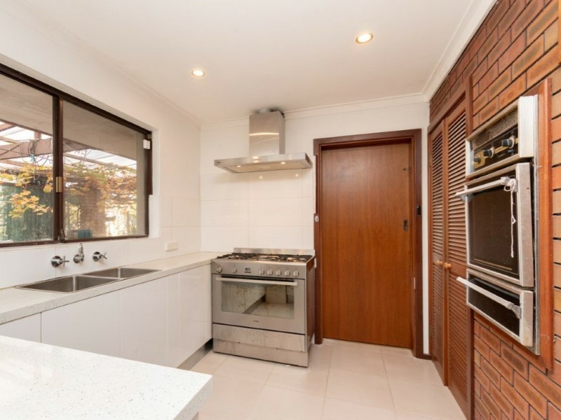 14 Benzie Way, Parkwood WA 6147