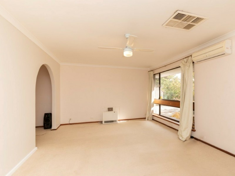 14 Benzie Way, Parkwood WA 6147