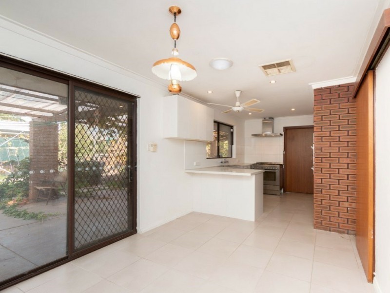 14 Benzie Way, Parkwood WA 6147