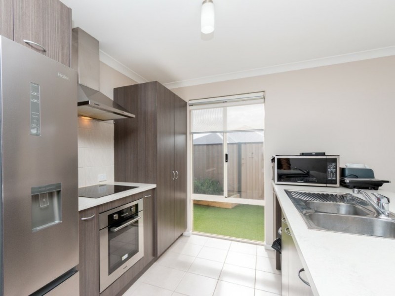 3b Padua Road, Piara Waters WA 6112