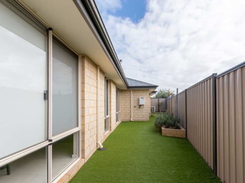3b Padua Road, Piara Waters WA 6112