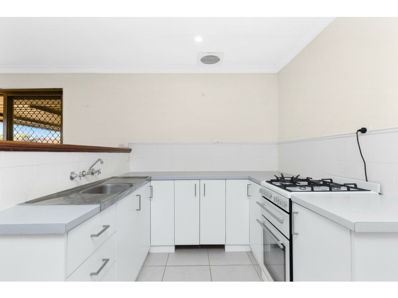4 Grassbird Loop, Yangebup WA 6164
