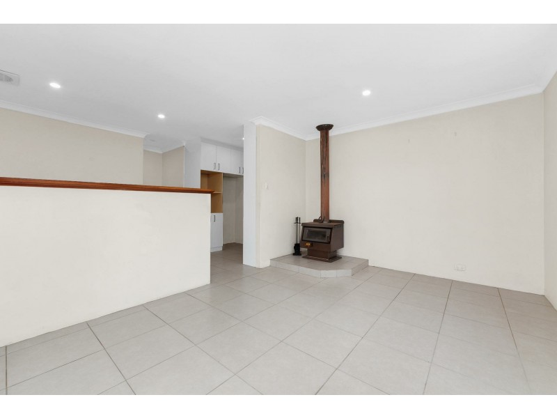 4 Grassbird Loop, Yangebup WA 6164