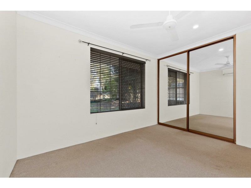 4 Grassbird Loop, Yangebup WA 6164