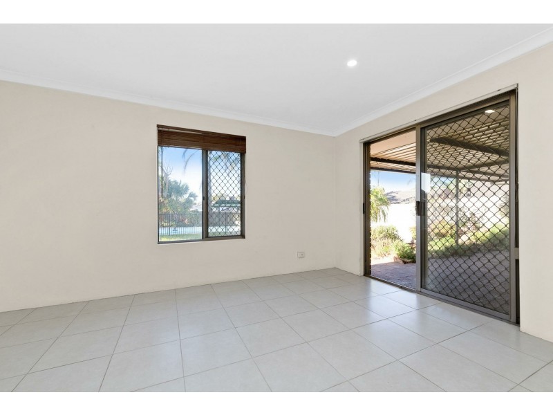 4 Grassbird Loop, Yangebup WA 6164