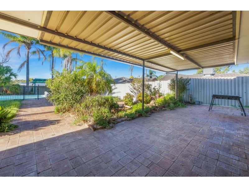4 Grassbird Loop, Yangebup WA 6164