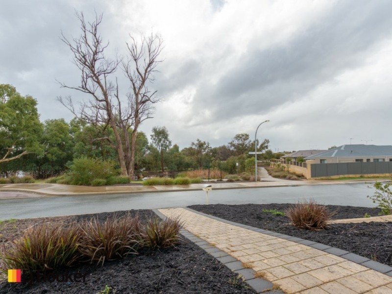35 Mariposa Gardens, Success WA 6164
